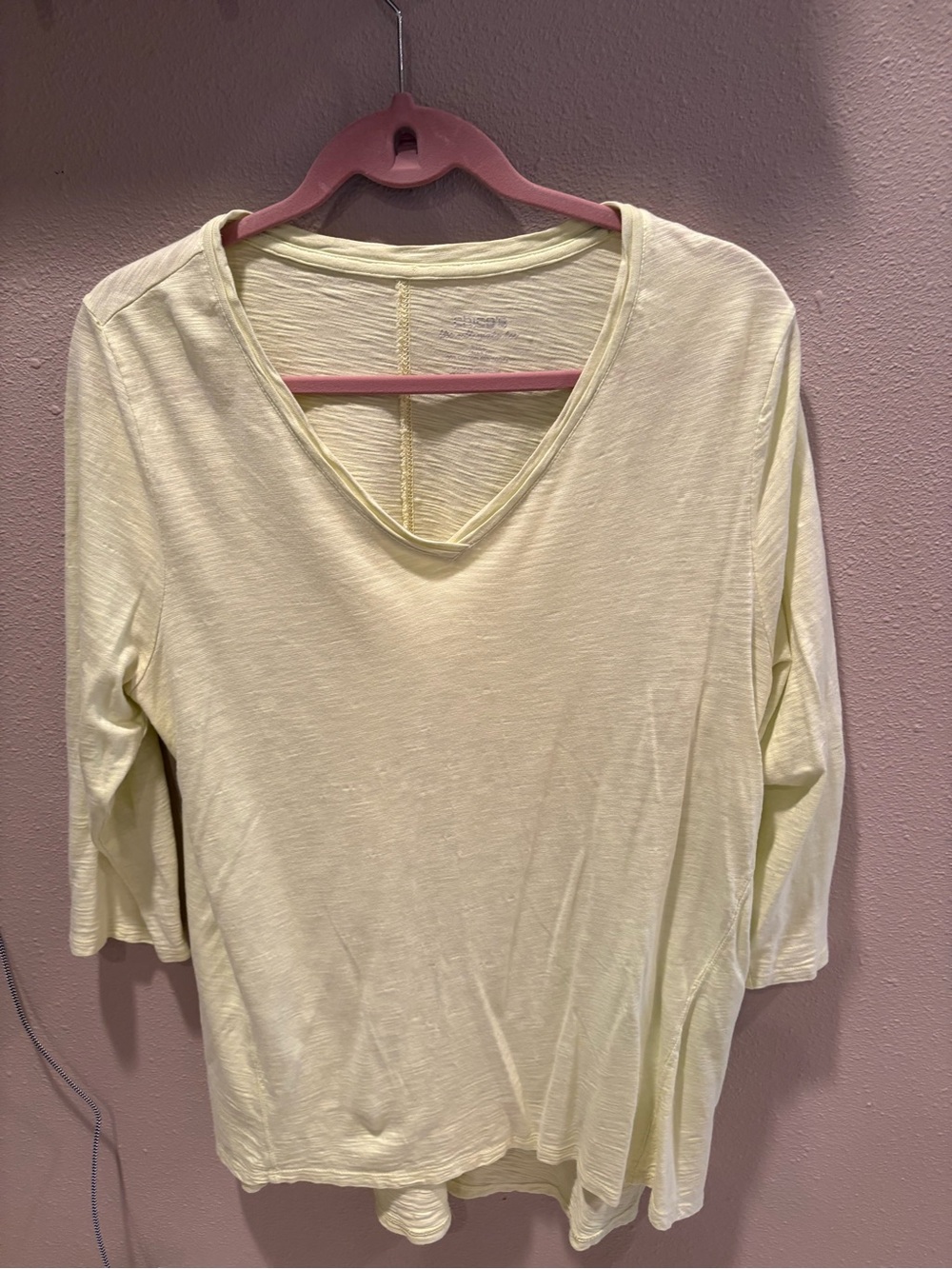 Women’s Lightweight V-Neck Long Sleeve Top - Pale green
